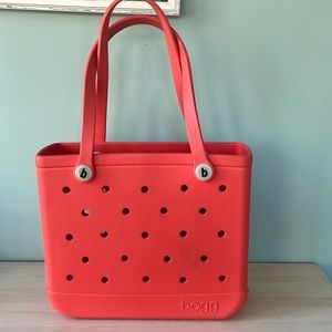 Bogg bag Coral color Apprx 15x13x5